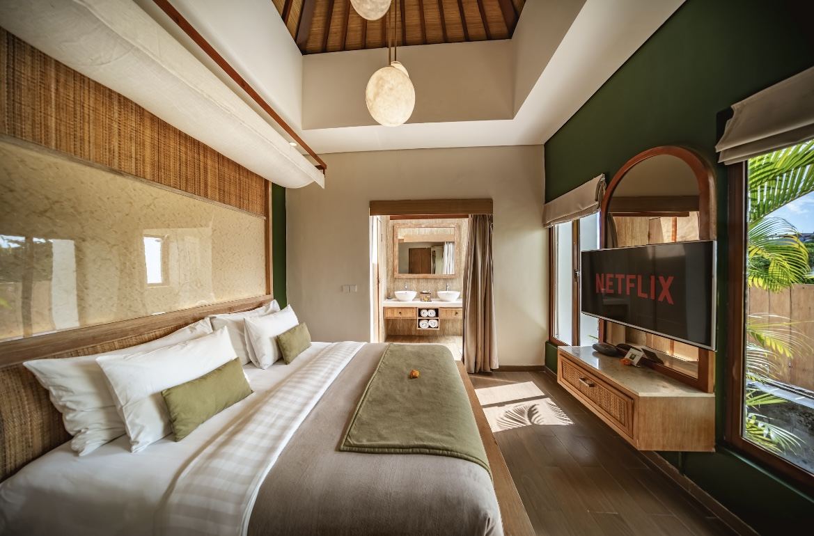 Stylish Villa with Private Pool & Jacuzzi in Legian