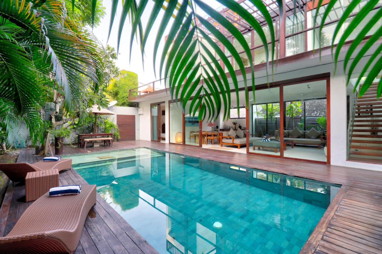 Near Batubelig Beach Family Villa