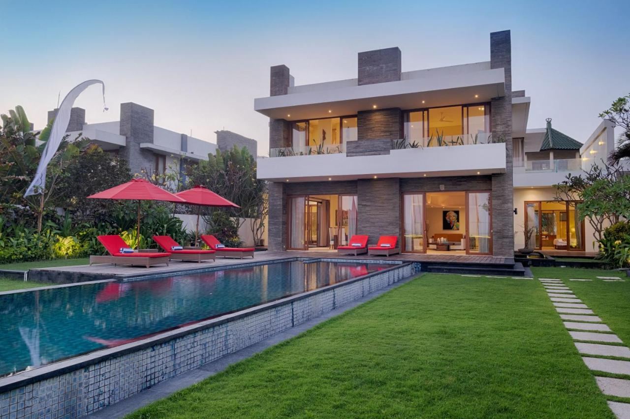Luxury Villa with Ocean View in Keramas