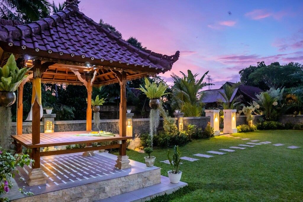 Family House with Pool in Tabanan