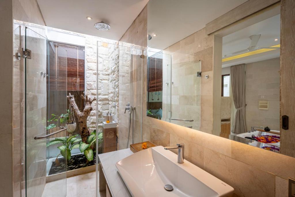Honeymoon Villa in Legian