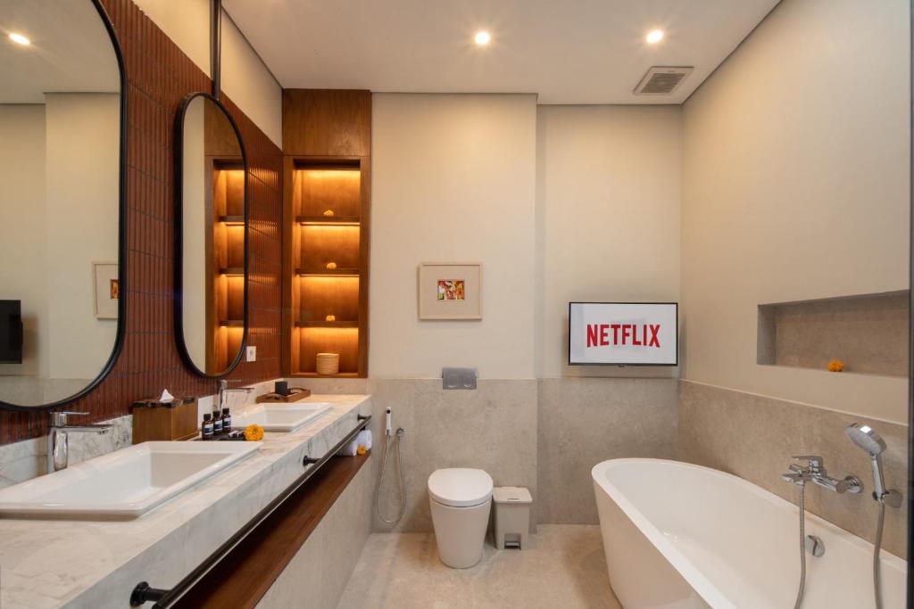 Contemporary Luxury Family Villa with Private Pool