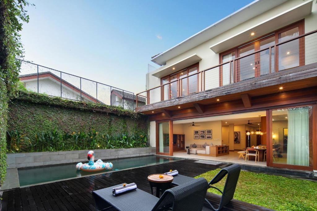 Contemporary Luxury Family Villa with Private Pool