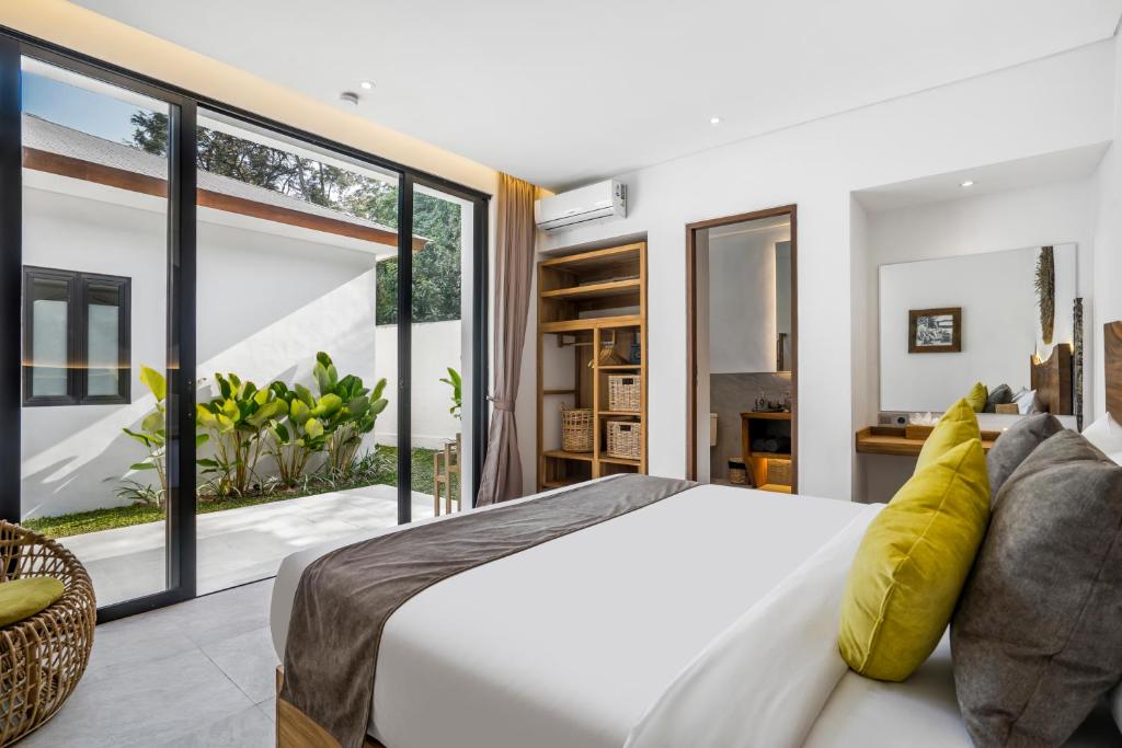 Luxury 5 Bedroom Private Pool Retreat in Ubud