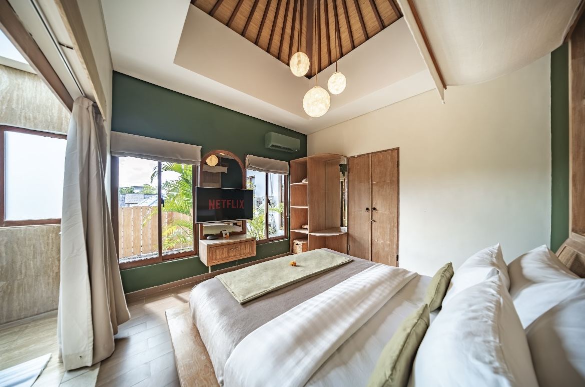 Stylish Villa with Private Pool & Jacuzzi in Legian