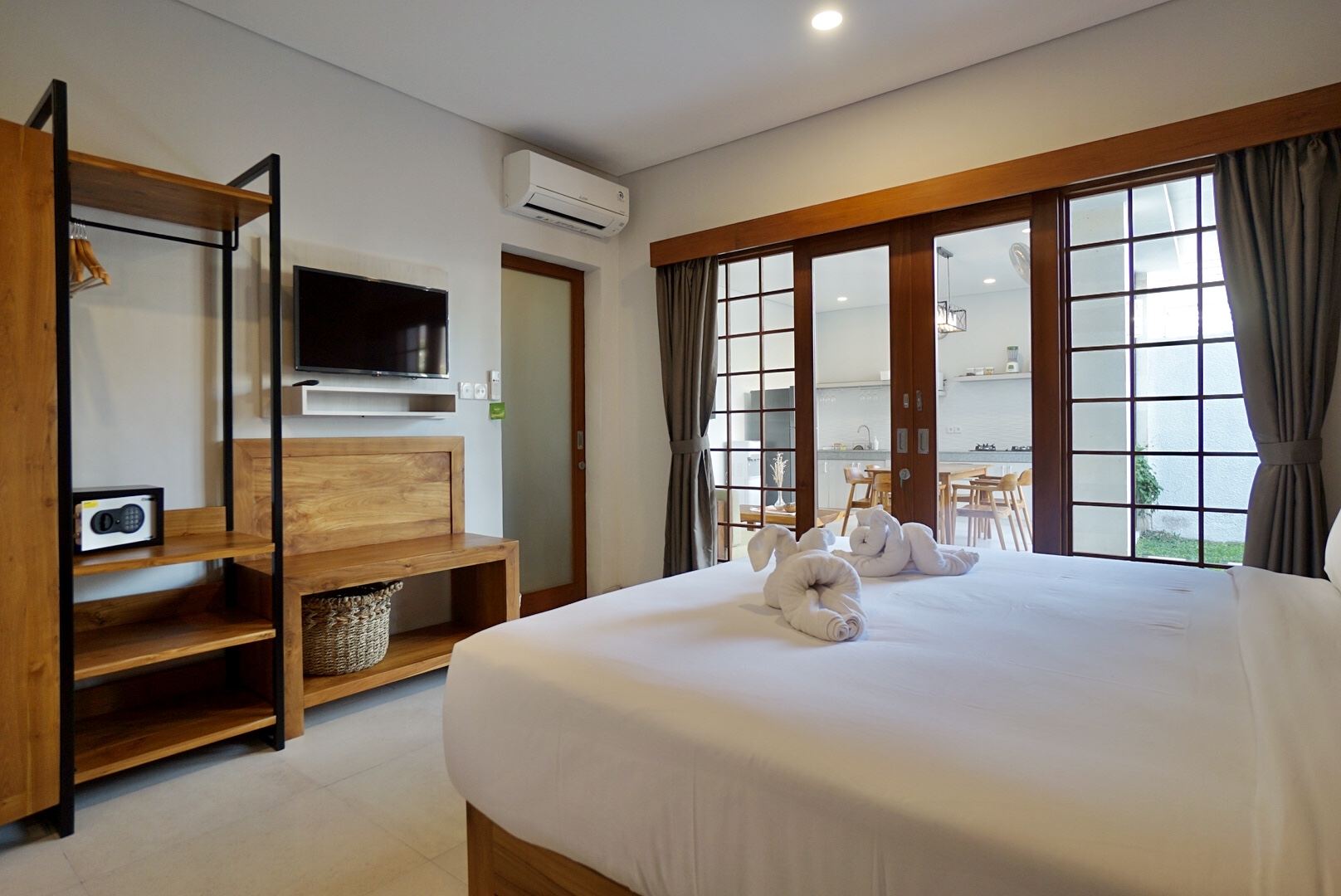 Cozy 3BR Private Pool Villa for a Canggu Escape